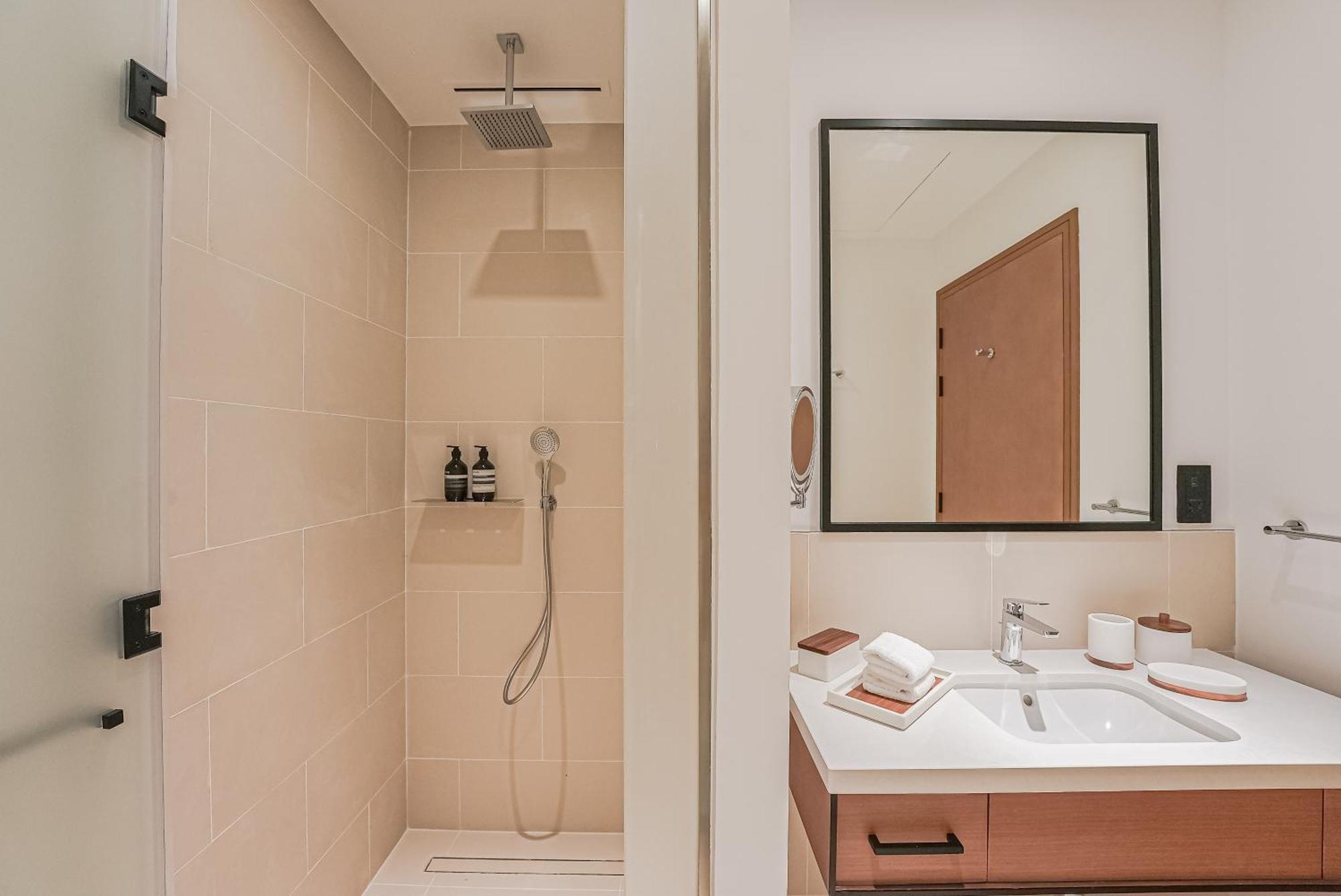 Modern 2Br High Floor Haven In Vida Dubai Marina Leilighet Eksteriør bilde